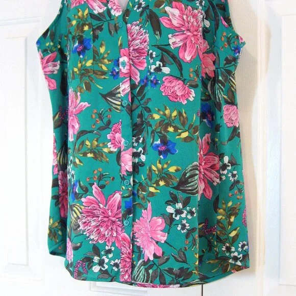 Express | Sleeveless Vibrant Floral Printed Portofino Shirt - Picture 5 of 9